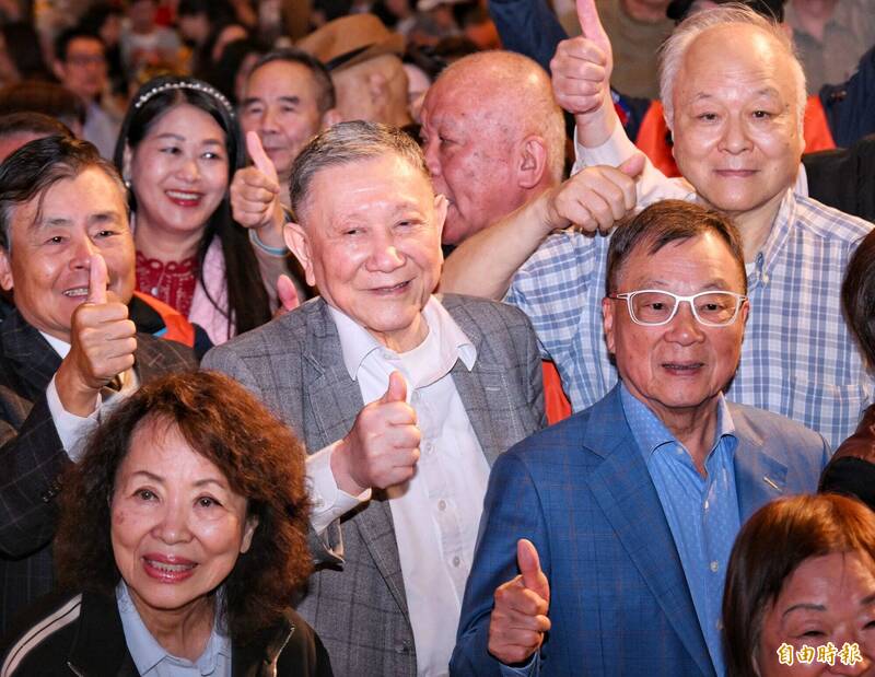 現身聯歡會開心跳吉魯巴 沈慶京自嘆「可惜今天沒人拍到」