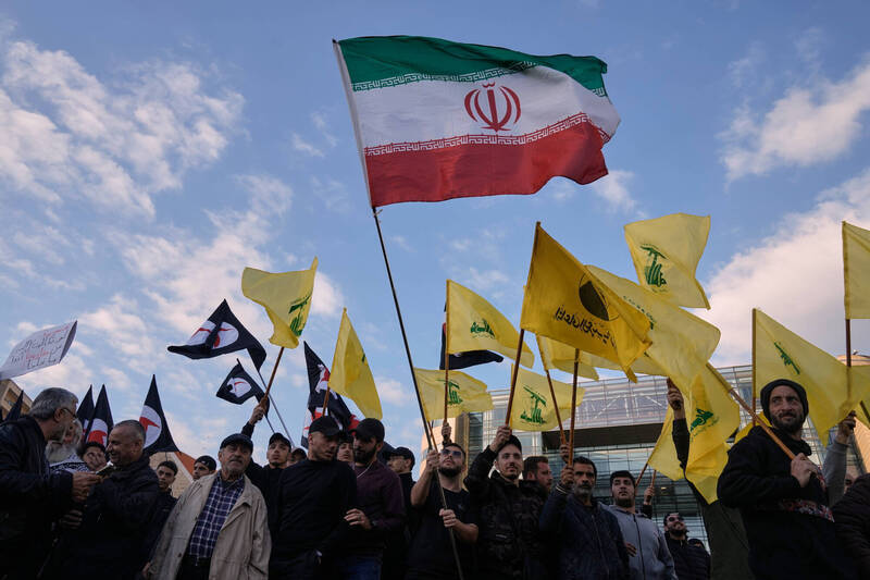 伊朗宣布「成功擊中美軍艦」!目前傷亡不明