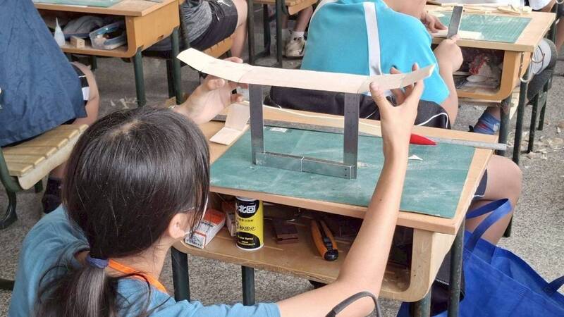 高雄手擲機競賽 大樹國中學生余昊鴻滯空25.26秒奪冠