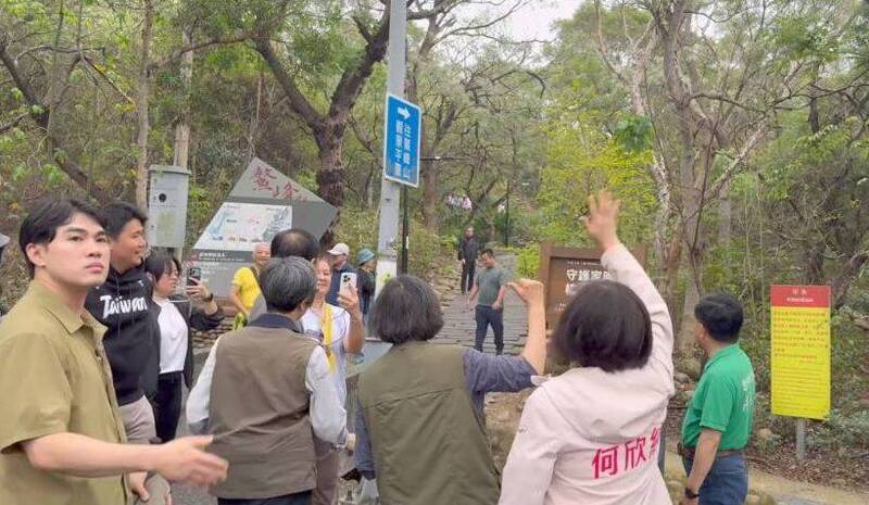 蔡英文到台中爬鰲峰山 何欣純好奇「頭髮都不會亂」她妙回