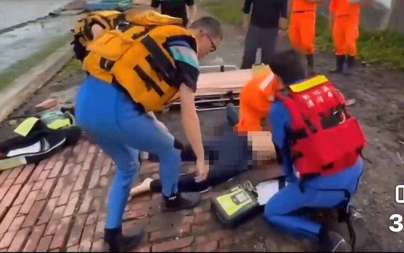 女子彰化王功大排落水 送醫鬼門關前救回一命