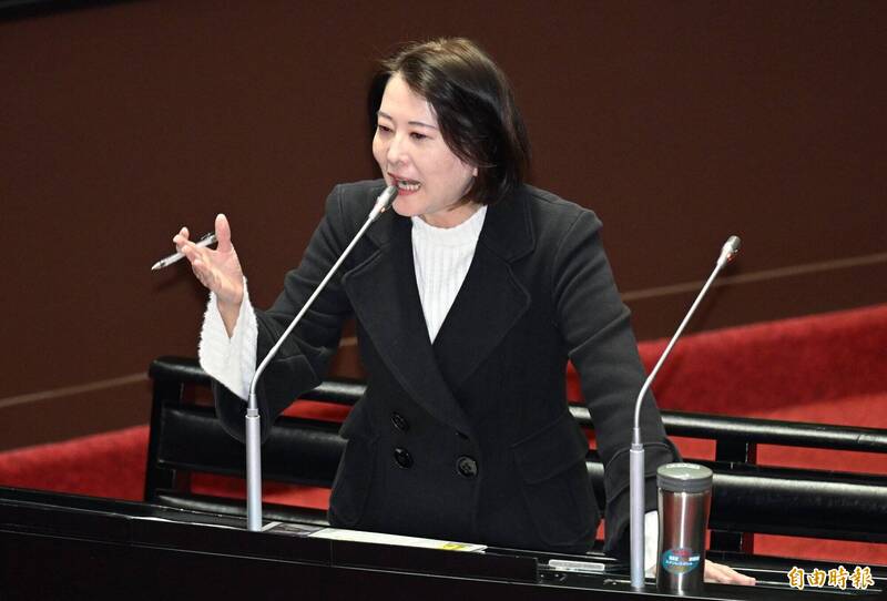 王鴻薇歡慶青年節 網嘲諷:妳不是去凱道挺貪污嗎?