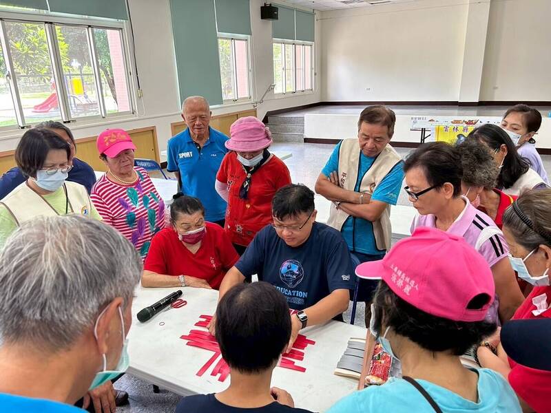 從顧攤換技藝到出書6本!雲林編織達人麥寮開班傳授祕技