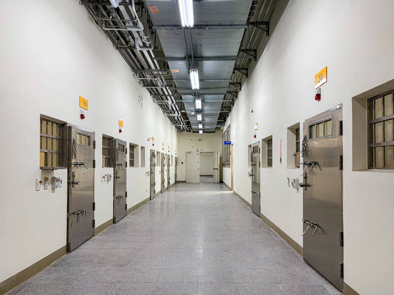 彰化史上最大移監行動!473收容人搭遊覽車「入新厝」全程保密