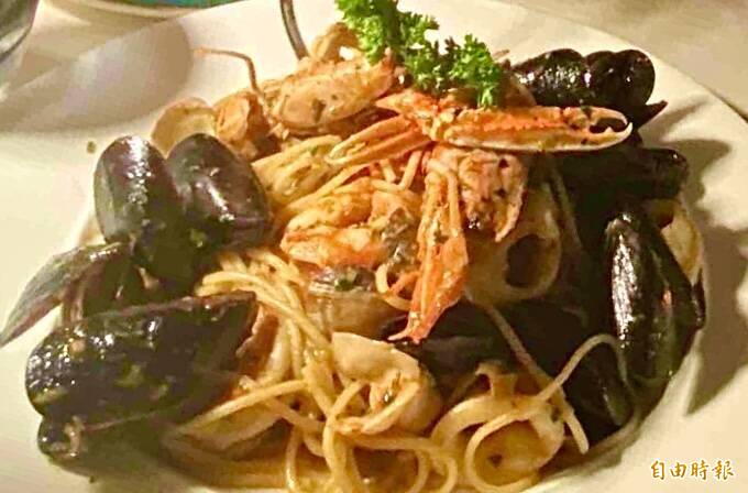 台中星級鐵板燒 傳龍蝦未熟餐後嘔吐、中市食安處稽查