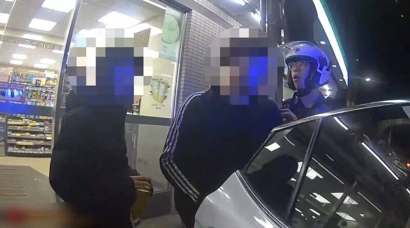 載妹險撞車攔少年討說法 「喊支援」抄球棒叫囂被警送辦