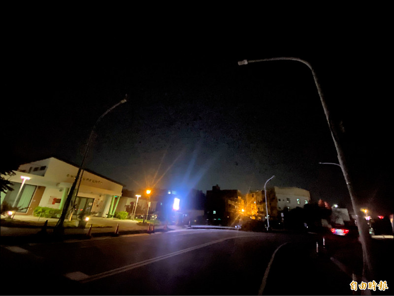 彰市社區路燈停擺一年 協調3次未解