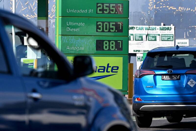 因應油價飆漲 澳洲2州宣布公共交通免費