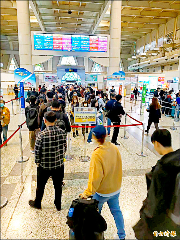 高雄機場出境壅塞 6月增第四條安檢線