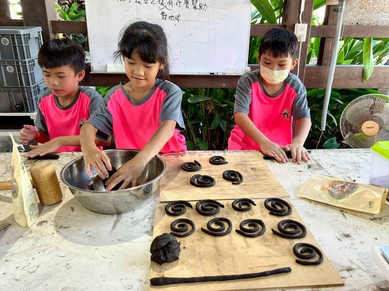 冠軍「牛糞班」! 彰化陜西國小環教競賽奪全國第一