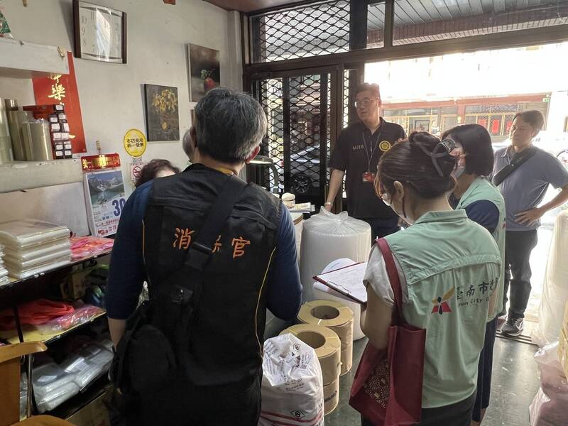 塑膠袋大缺貨 南市府啟動稽查防哄抬