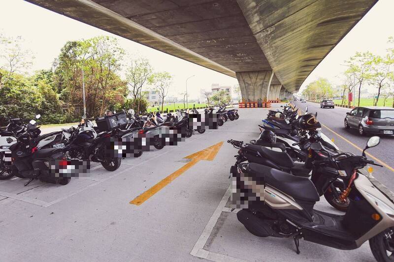 國5車道下停車場擴建完工 後續推動微型轉運站