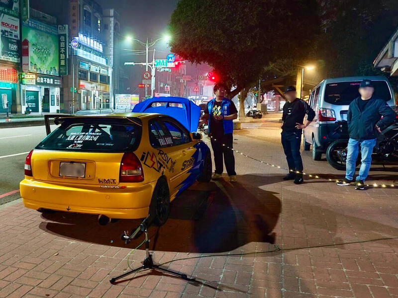 桃警取締噪音車 26年老車110分貝堪比演唱會喇叭