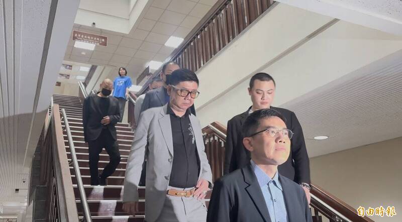 涉call天道盟「鐵霸」撂人毆運將! PAZZO董座今首開庭低調現身