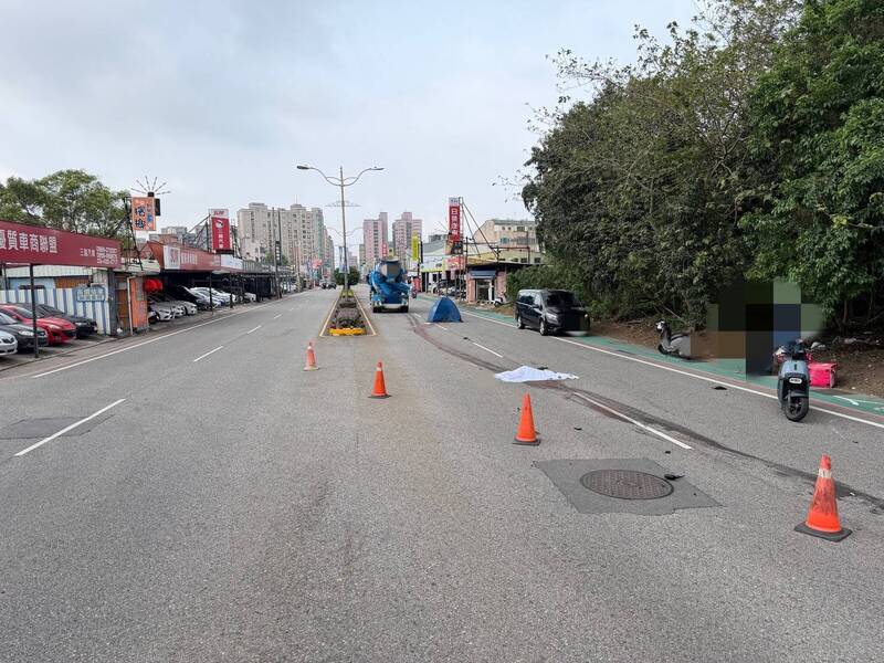 桃園中壢環中東路今天下午發生車禍。（記者李容萍翻攝）