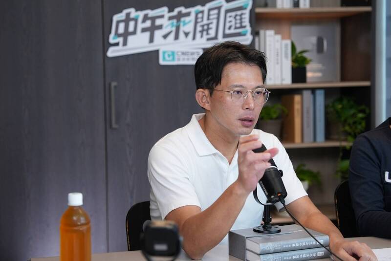 徐春鶯遭控助中共介選 黃國昌怒斥:我像會接受老共安排不分區的人嗎?