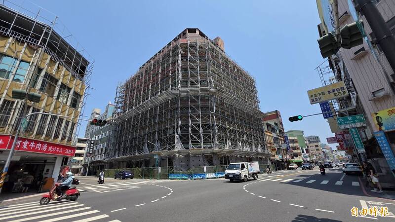 閒置20年!台南危樓「來亞大樓」明強制拆除