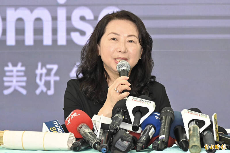 國民黨兩頭空?徐春鶯涉反滲透法起訴 粉專酸:投機到信用破產