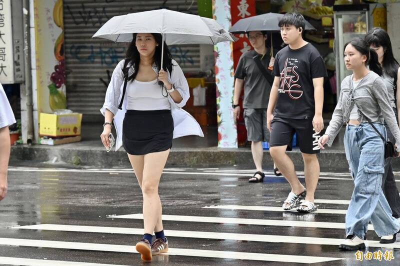 本週2鋒面侵襲!吳德榮曝強對流釀「雷擊強降雨」時間點