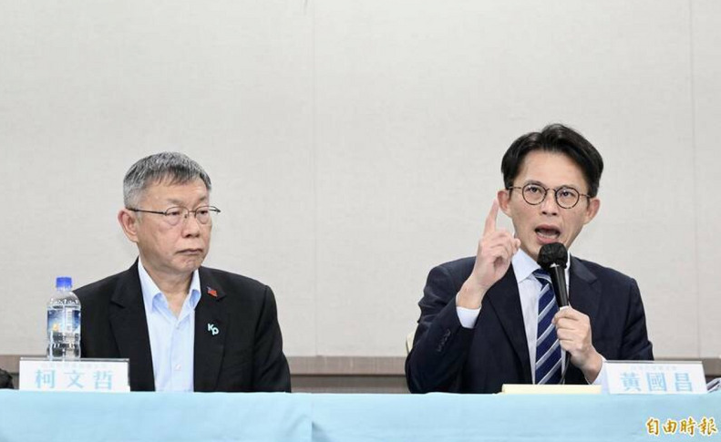 柯、黃整天吵法庭直播......如今畫面公開醜態盡出 律師8字痛批!