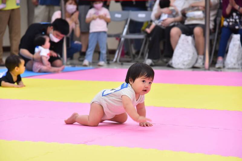 新北去年出生人數僅降6％ 侯友宜：友善婚育一條龍奏效