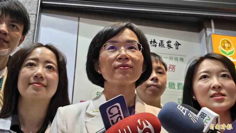 李四川老公寓裝電梯政見遭質疑 蘇巧慧緩頰重申政績