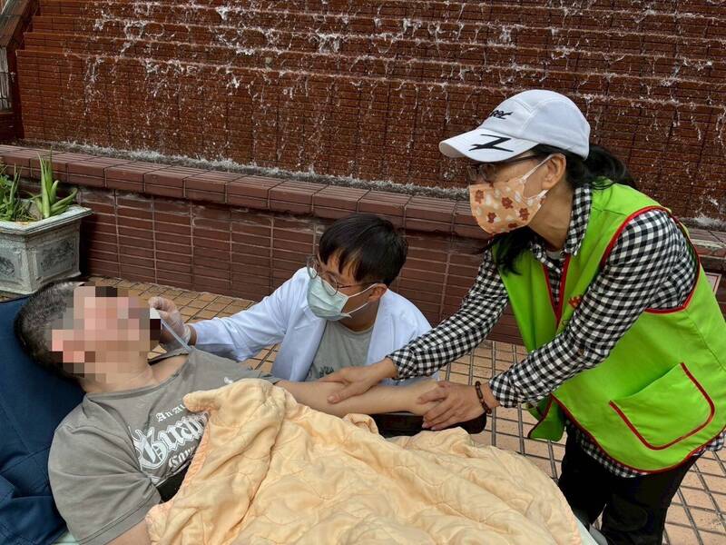 創世社工宛如多功能事務機 目標就是「把需要的人接住」