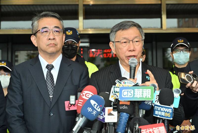 檢察官熱血論告全網瘋傳! 柯文哲律師「忘情拍手」被抓包