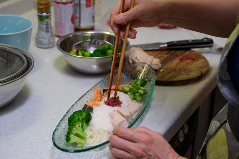 下廚也能護腦？ 研究：烹飪有助降低失智症風險