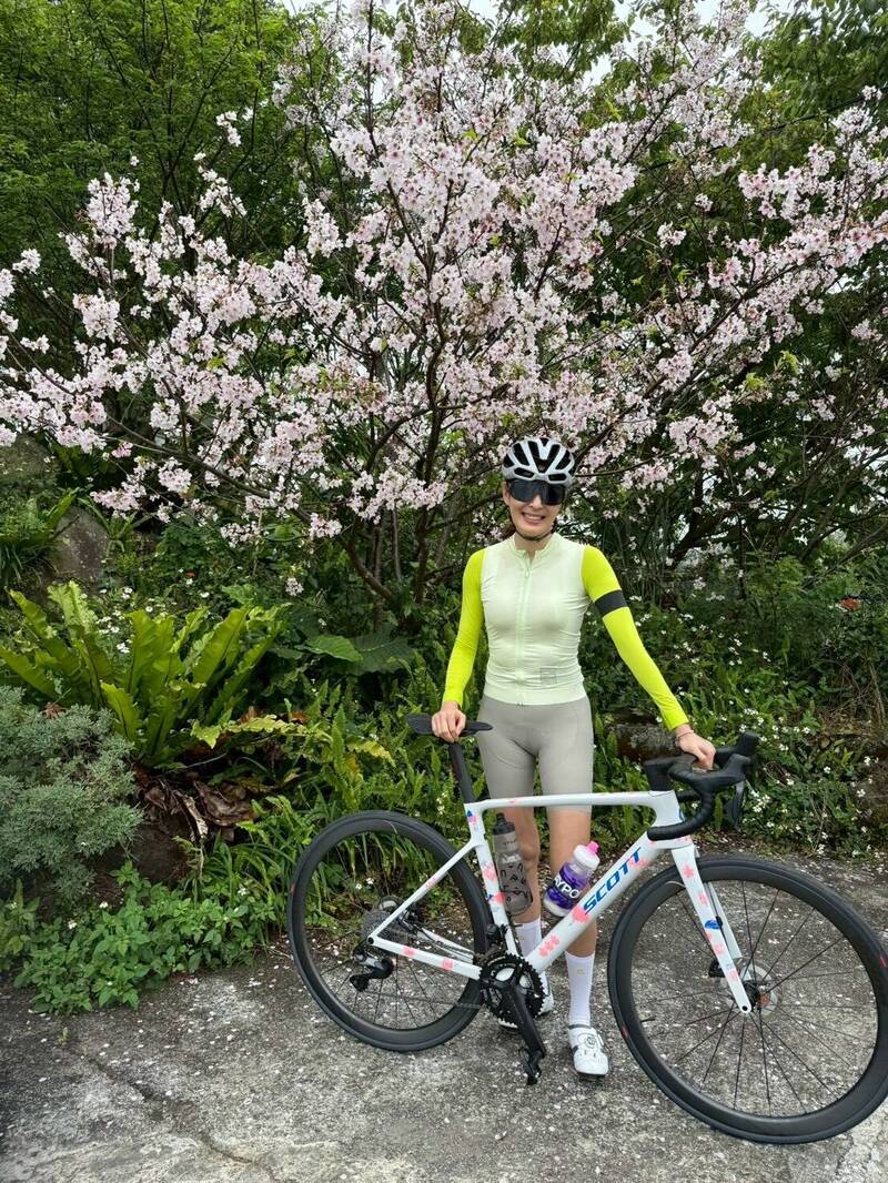 高級酸？賈永婕「車手」貼文引熱議 網笑翻：懷疑賈董在偷臭柯