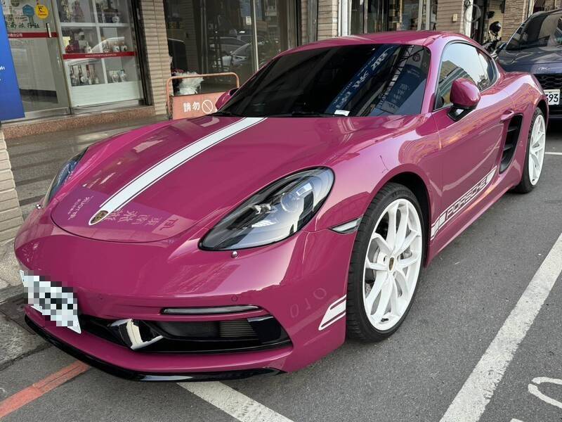 保時捷變杯架！保全老總進駐台中七期豪宅 小動作歪樓意外爆紅