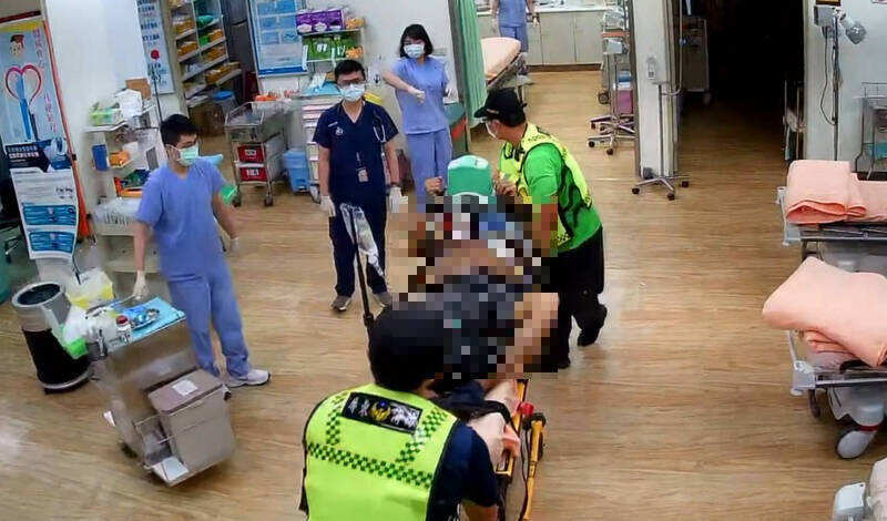 持警棍猛戳慣竊腹部致脾臟破裂傷重不治  屏警執法過當判刑6年4月