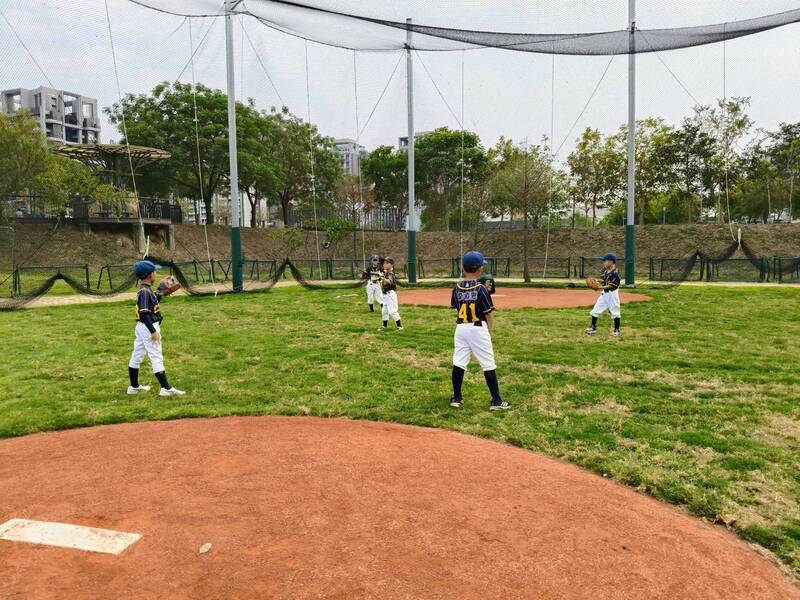台中又多一座棒球場 水湳公園簡易棒球場啟用