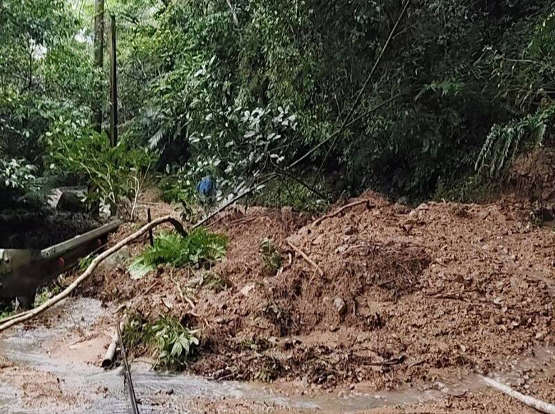 時雨量破150mm！苗栗多處坍方封路 縣府2級應變啟動