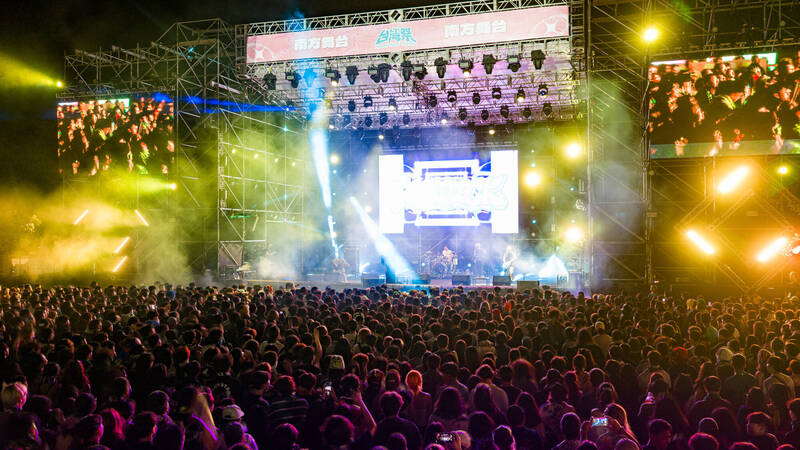 屏東台灣祭墾丁爆場 大街、大灣萬頭鑽動 賴清德也來朝聖