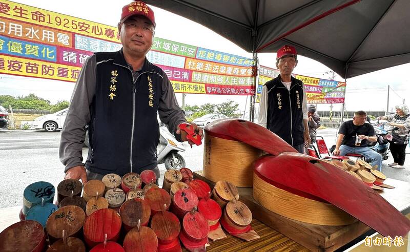 鴿笭分尺寸大小。（記者劉婉君攝）