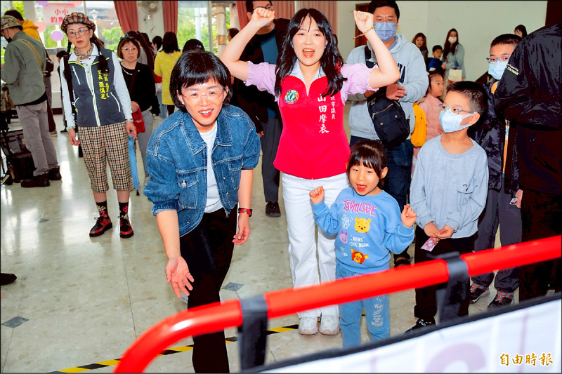 連假跑基層 蘇巧慧板橋搶親子票 李四川走訪烏來