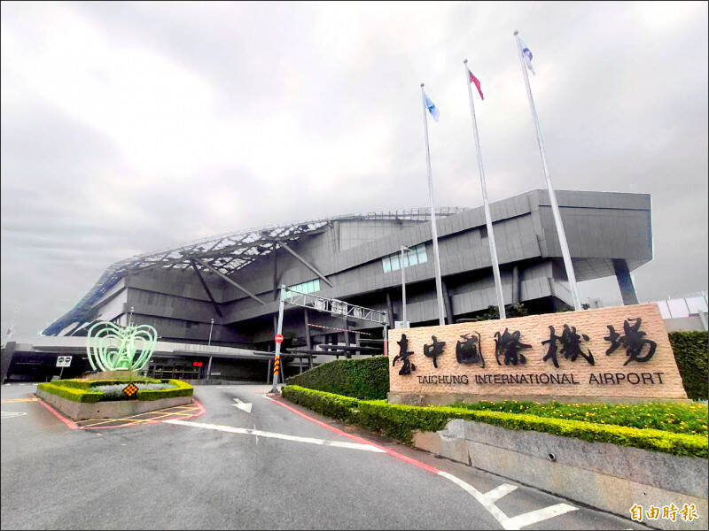 大雷雨狂炸釀災 台鐵大山-後龍雙向不通 台中機場暫停地面作業