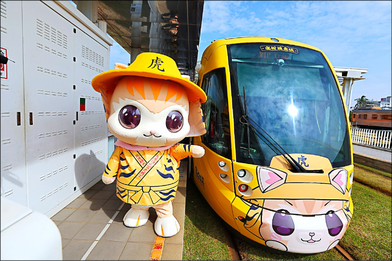 廣告效益佳 高雄輕軌彩繪車超搶手