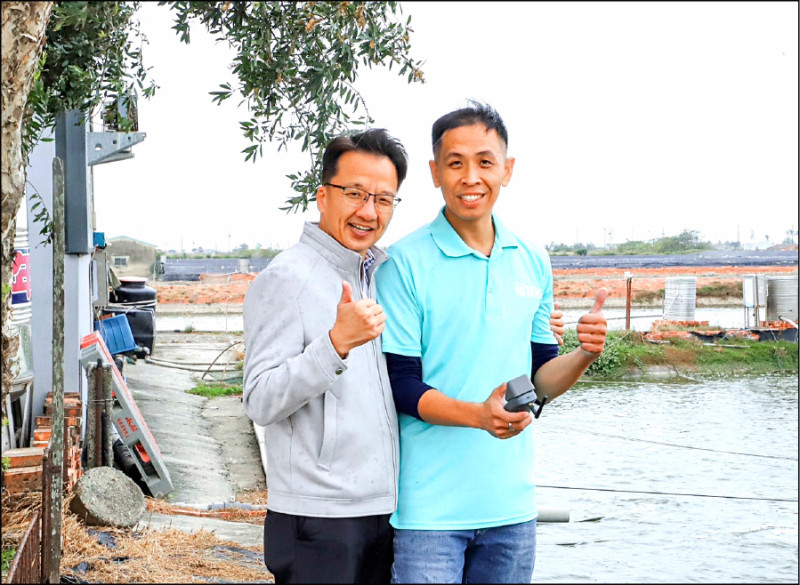 用蝦殼做成玉米棒 義竹青農獲補助