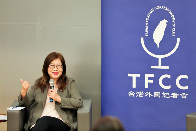 與外國媒體交流 管碧玲:台海和平攸關全球經濟