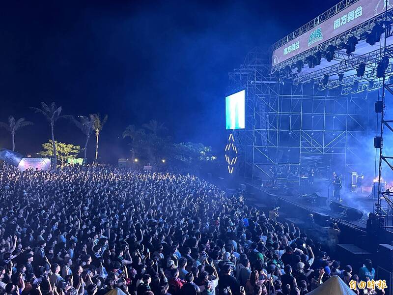 墾丁重返巔峰榮光！ 台灣祭湧破紀錄人潮 大街塞爆再現盛世情景