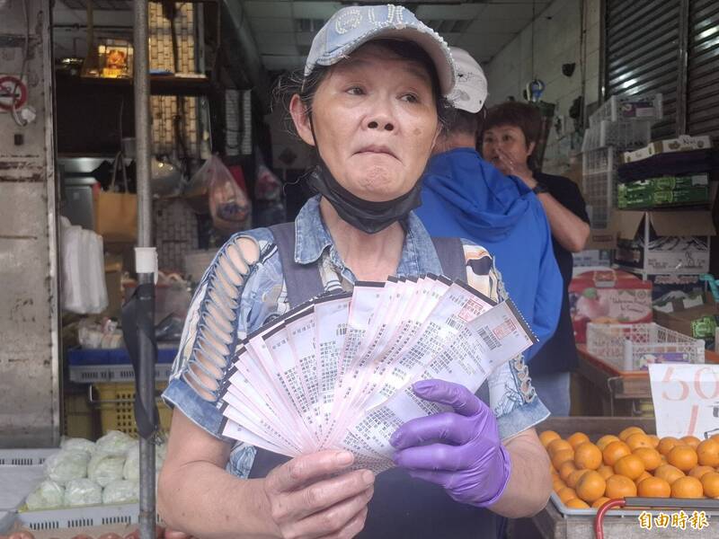 檢舉達人頻舉發佔用騎樓  澎湖北辰市場攤商大喊吃不消