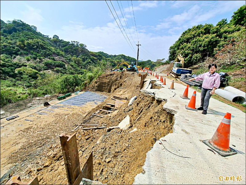 大雨釀災 霧峰便道沖毀、大坑枯木砸攤