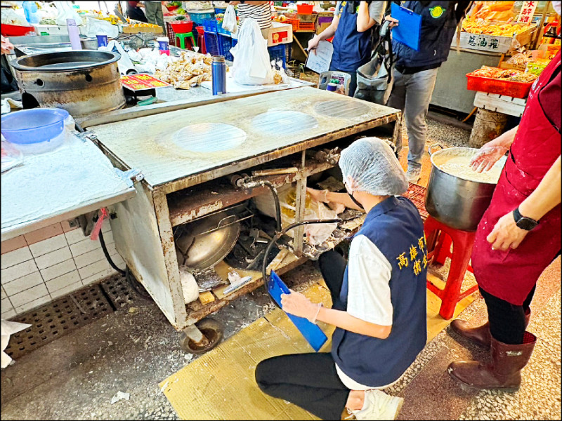 高雄吃春捲疑食物中毒 9醫院通報67人