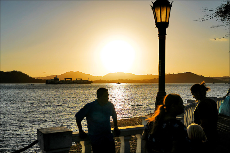 我海軍暌違8年通過巴拿馬運河》學者︰美國藉台灣 在拉美抗中