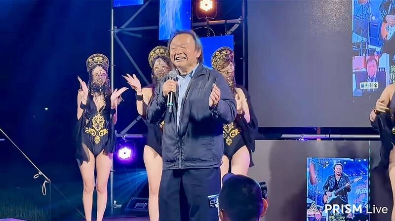 王世堅草屯開唱「沒出息」:議員監督政府很重要