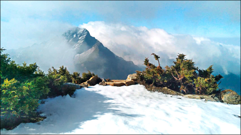 鋒面接近 明天全台防雷雨