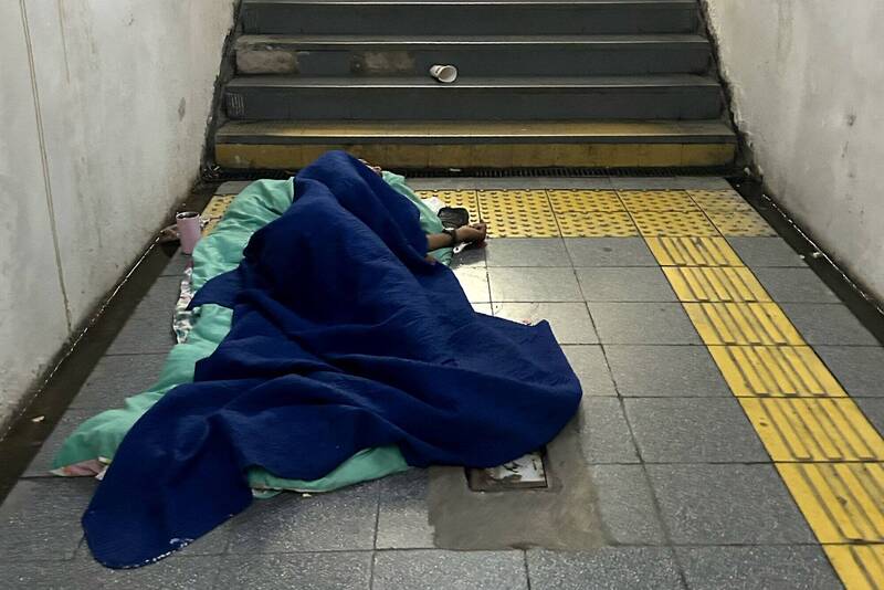 捷克街頭實驗:給街友15萬或社工支持 1年後多數就業有住房