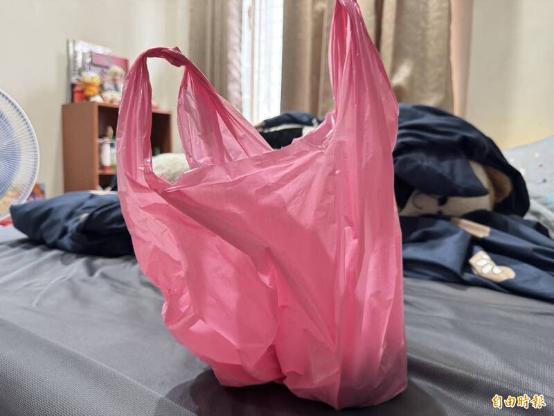 美伊戰火衝擊台灣塑膠業 李四川憂斷料漲價恐掀無薪假潮